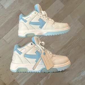 🩵 Off White Out Of Office Sneakers 🩵